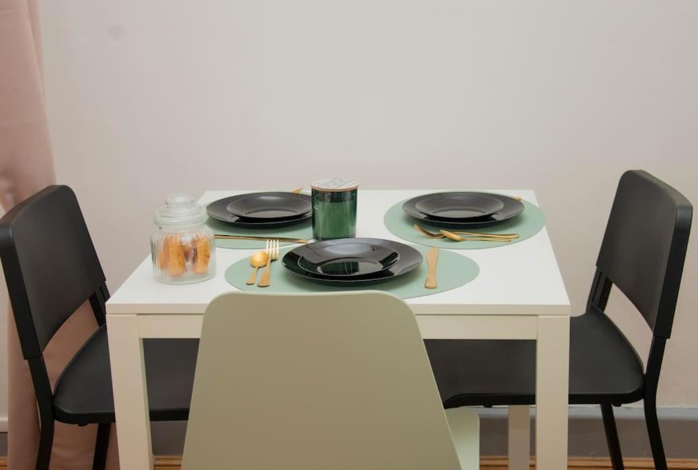 Apartamento Le Moineau -Poterne -Parking Gratuit -Calme-Centre Valenciennes Exterior foto