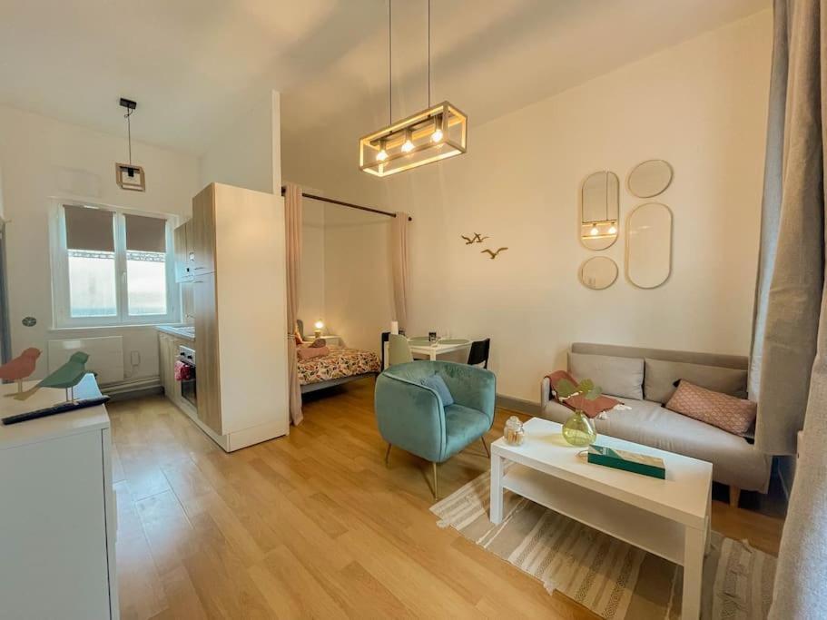 Apartamento Le Moineau -Poterne -Parking Gratuit -Calme-Centre Valenciennes Exterior foto